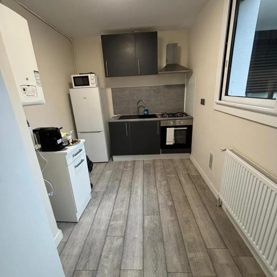 Superbe Grand Studio, Parking Saint-Priest  Daire